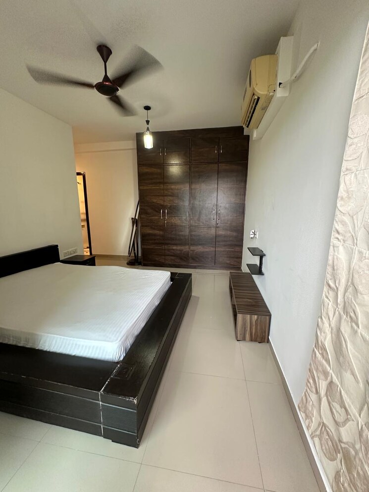 Bedroom, oberoi-realty-splendor 2.5 Bedroom 1330 Sq.Ft. Apartment In Andheri East Mumbai 9559406