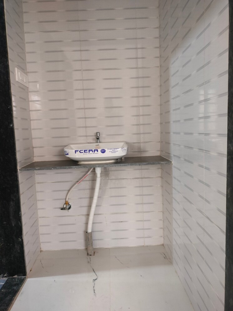 Bathroom, ramchandra-niwas-kharadi 1 Bedroom 550 Sq.Ft. Apartment In Kharadi Pune 9559464