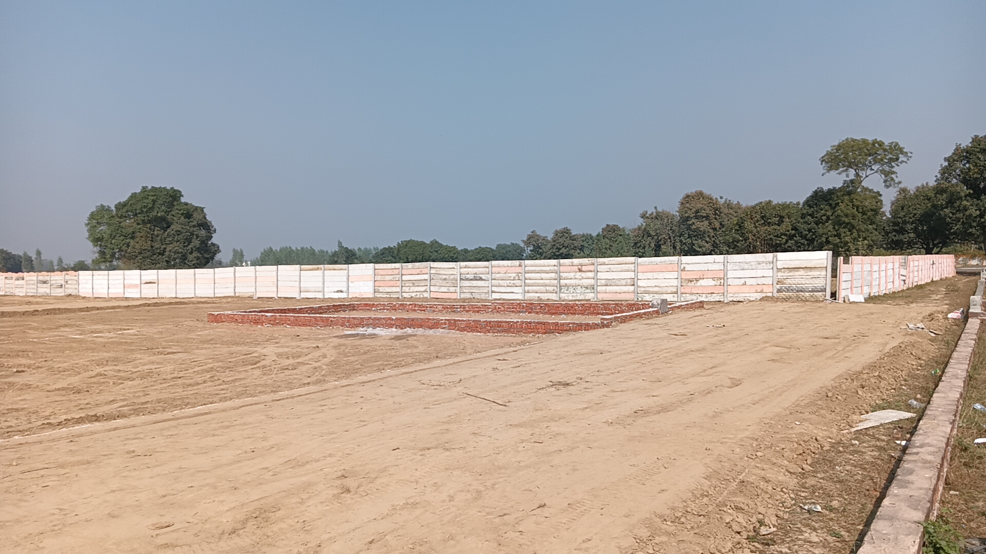 Plot For Sale in Raebareli Road