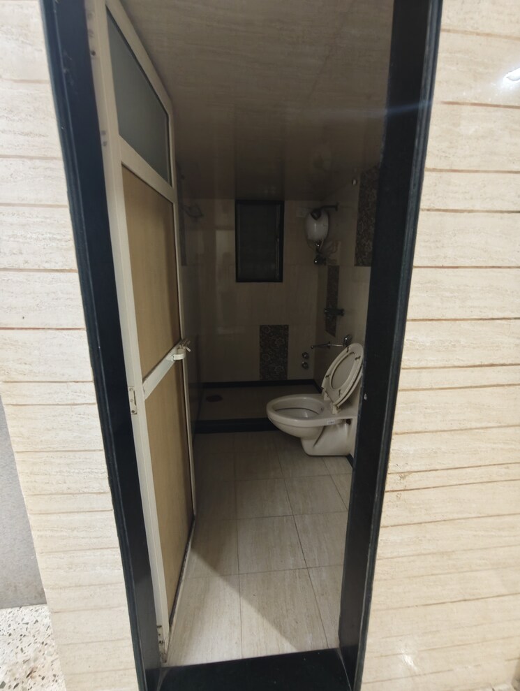 Bathroom, malad west 2 Bedroom 750 Sq.Ft. Apartment In Malad West Mumbai 9559511