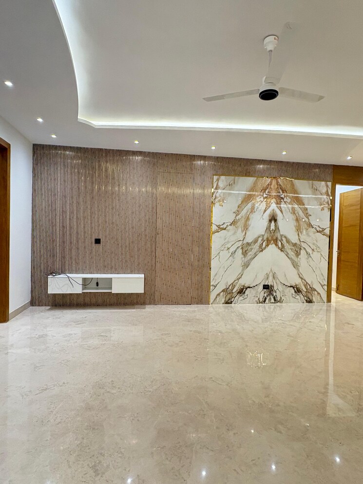 Room, sector 38 4 Bedroom 3000 Sq.Ft. Builder Floor In Sector 38 Gurgaon 9559536