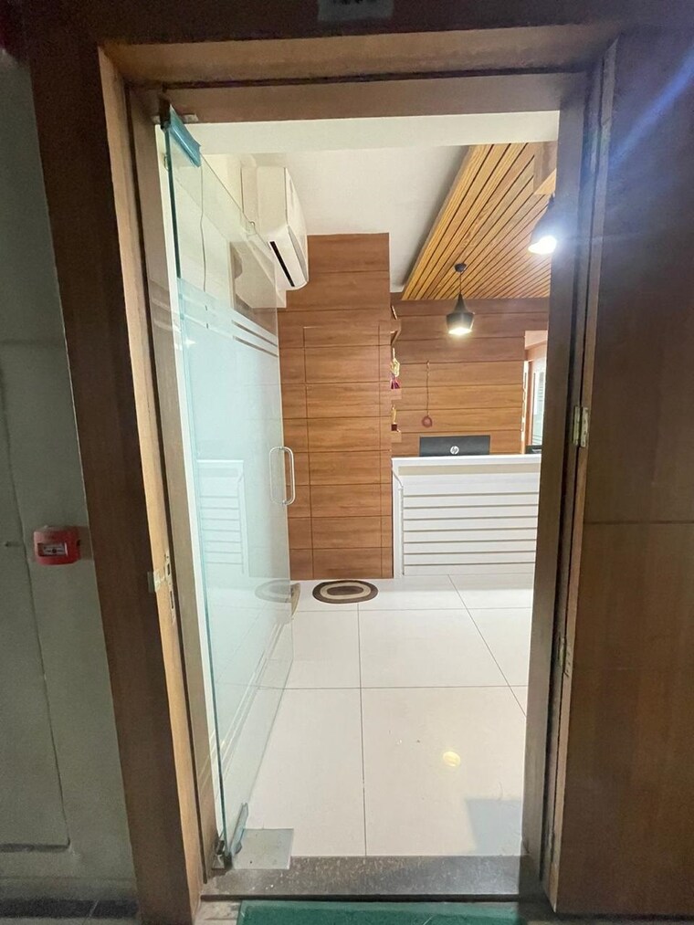 Bathroom, hn-safal-mondeal-square Commercial Office Space 1882 Sq.Ft. In Prahlad Nagar Ahmedabad 9559510