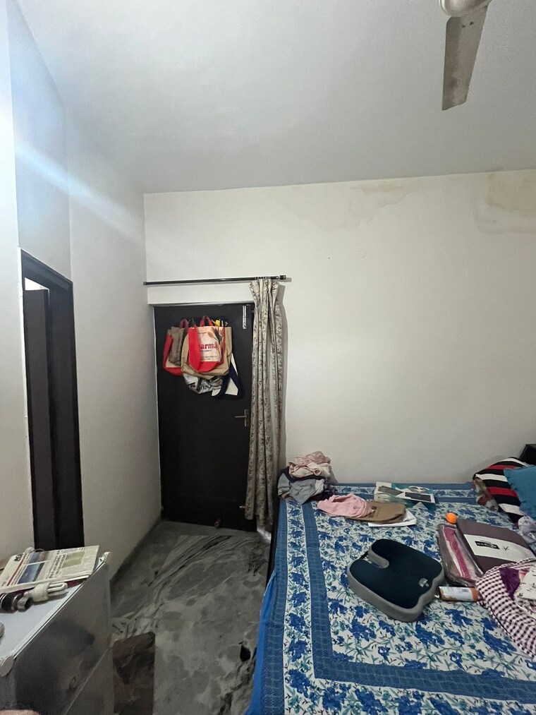 Bedroom, sector 16 1.5 Bedroom 900 Sq.Ft. Independent House In Sector 16 Panchkula 9559516