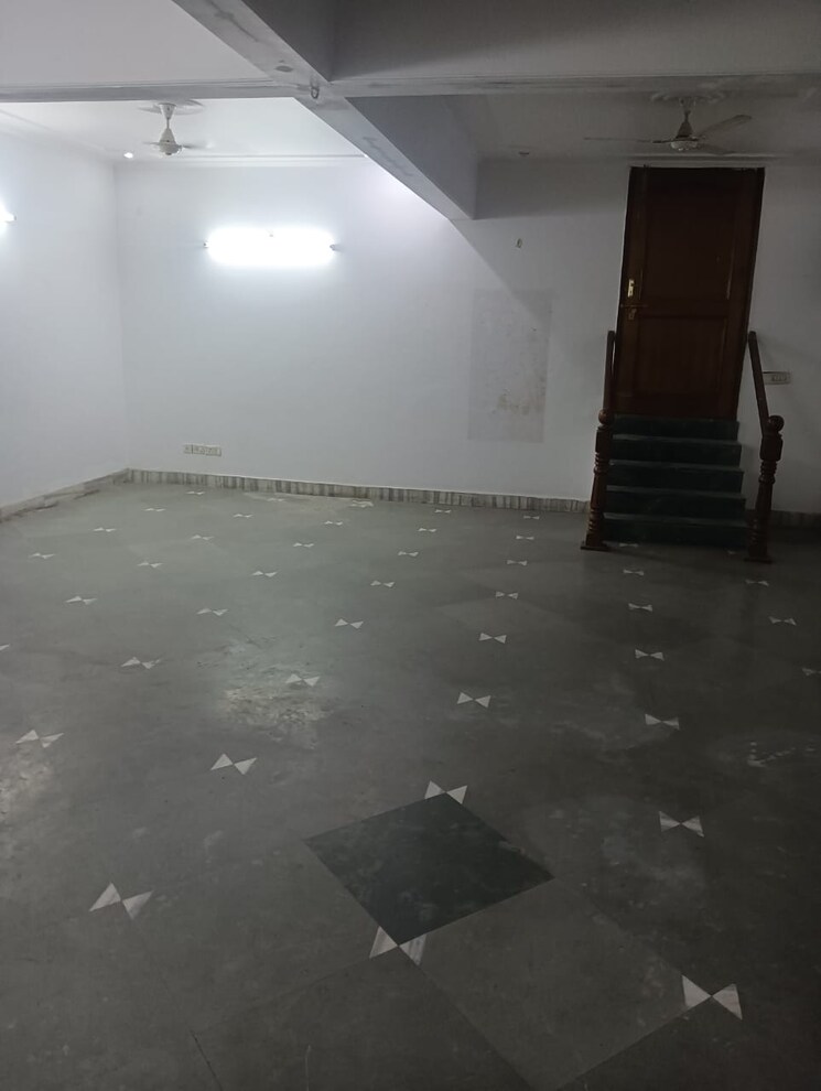 Room, gomti nagar 2 Bedroom 1250 Sq.Ft. Independent House In Gomti Nagar Lucknow 9559550