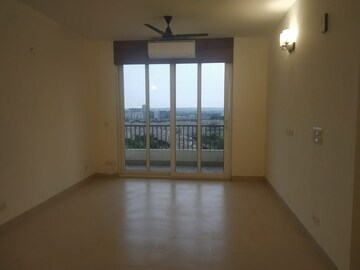 Room in 2.5 BHK Apartment at M3M Heights, Sector 65 – for Rent