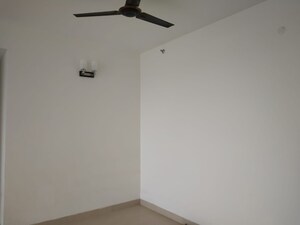 Room in 2.5 BHK Apartment at M3M Heights, Sector 65 – for Rent