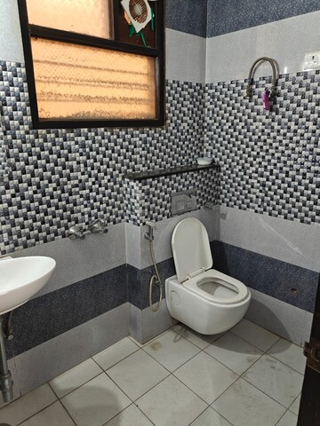 Master Bedroom in 2 BHK Builder Floor at Sector 39 – for Rent