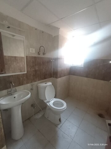Bathroom in 4 BHK Apartment at Panchsheel Greens II, Sector 16 Greater Noida – for Rent