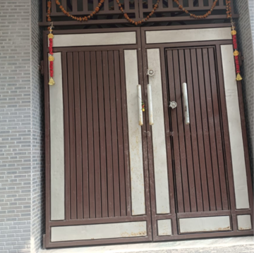 Building Lobby in 4 BHK Independent House at Tehsil Camp – for Sale