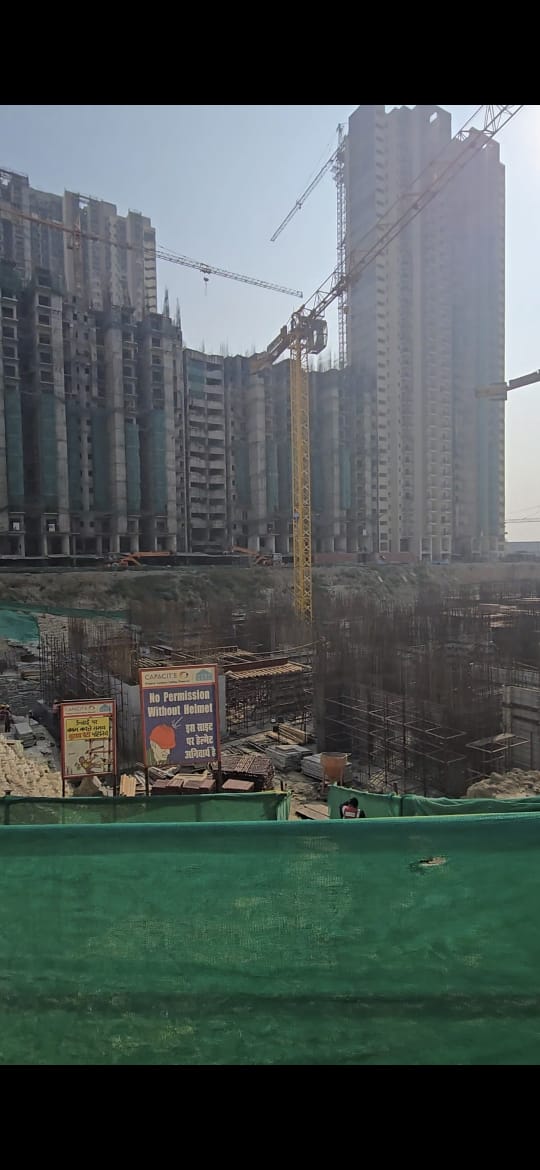 3 BHK + Servant Room Apartment For Sale in Au Leisure Valley 