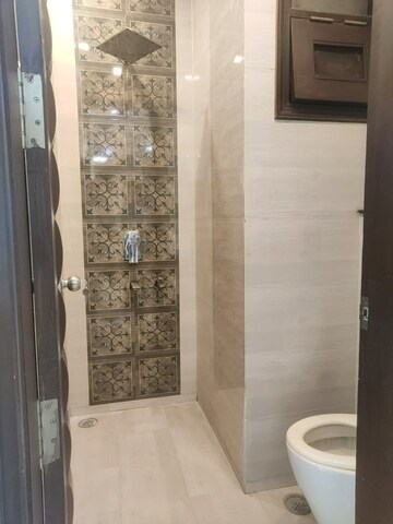 Bathroom in 2 BHK Builder Floor at Sector 40 – for Rent
