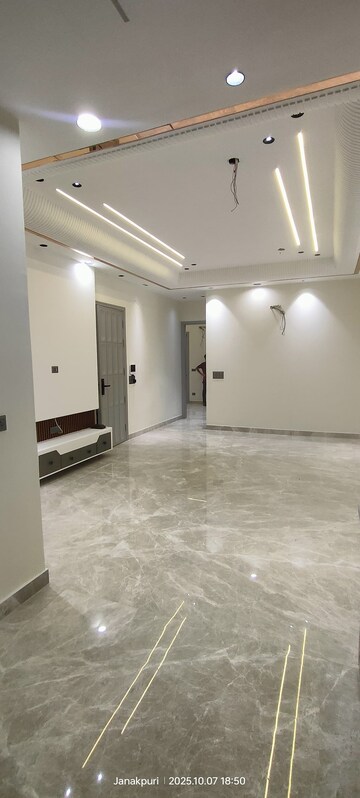 3 BHK Builder Floor For Rent in Vikas Puri