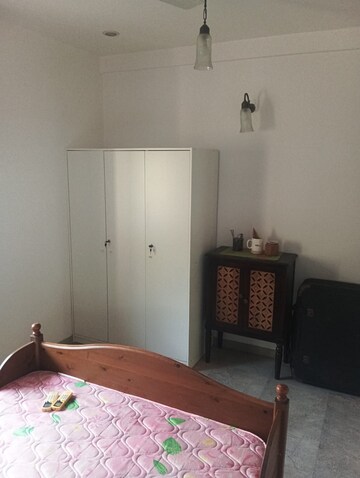 Bedroom in 1 BHK Apartment at Bandra West – for Rent