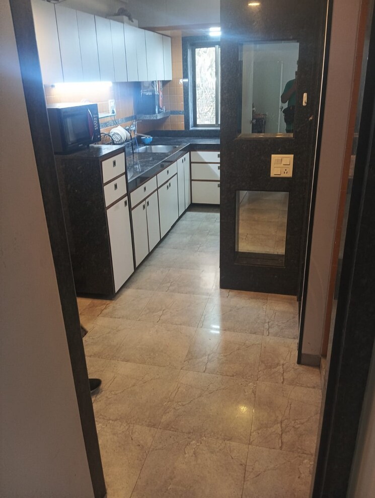 Room, bandra west 1 Bedroom 500 Sq.Ft. Apartment In Bandra West Mumbai 9559660