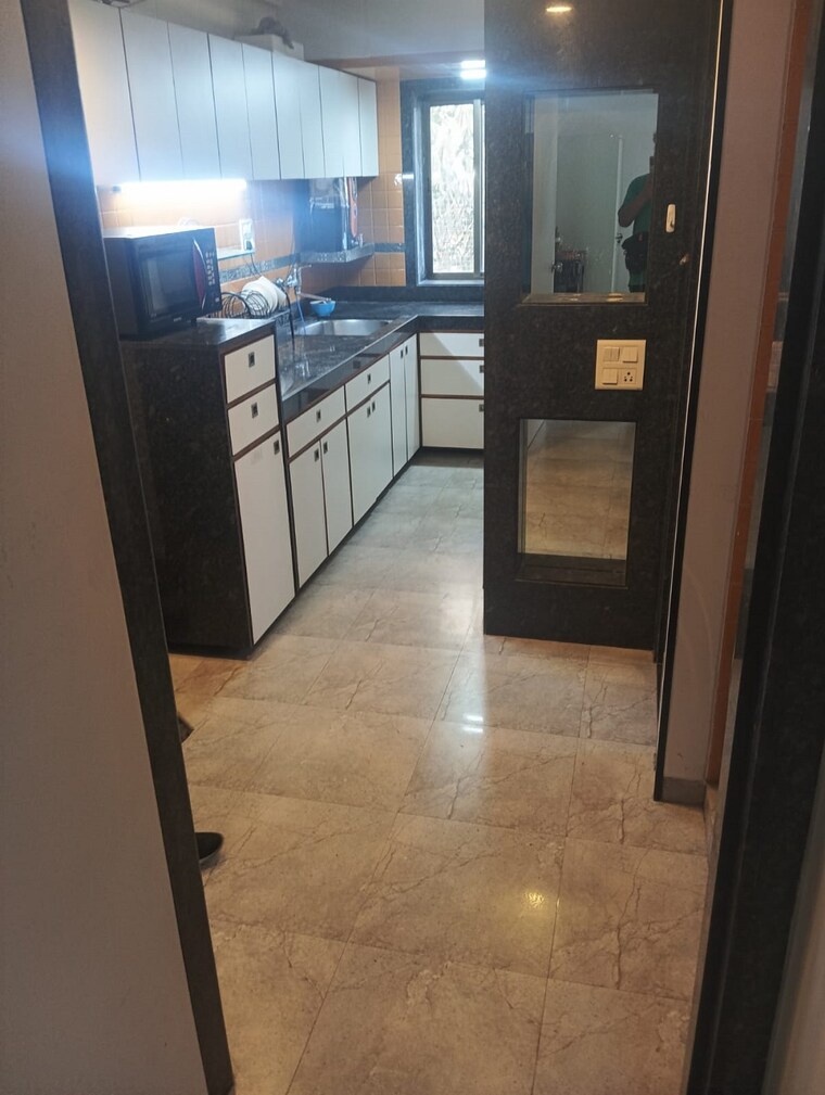 Room, bandra west 1 Bedroom 500 Sq.Ft. Apartment In Bandra West Mumbai 9559660