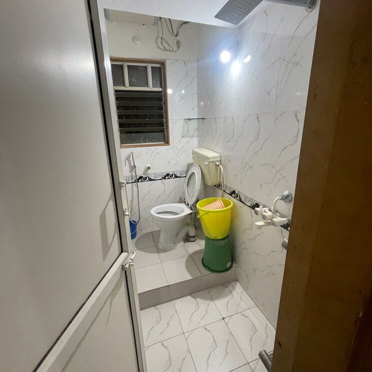 Bathroom, vikram-nandadeep 2 Bedroom 1050 Sq.Ft. Apartment In Senapati Bapat Road Pune 9559708