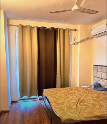 Bedroom in 3 BHK Apartment at Gomti Nagar – for Rent