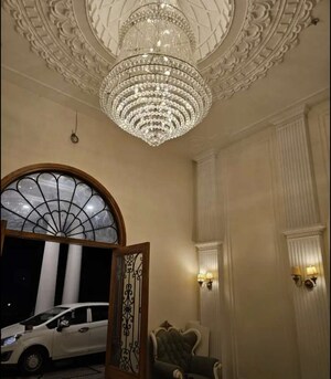 Living Room in 3 BHK Apartment at Gomti Nagar – for Rent