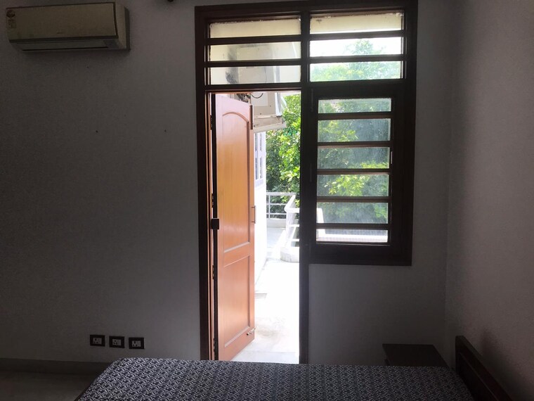 Room, dlf-green-avenue 3 Bedroom 1800 Sq.Ft. Builder Floor In Dlf Phase iv Gurgaon 9559741