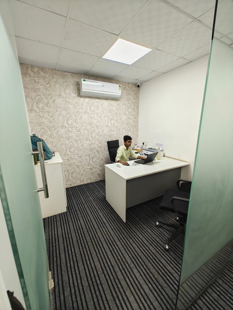 Team Area, sector 63 Commercial Office Space 1500 Sq.Ft. In Sector 63 Noida 9559758