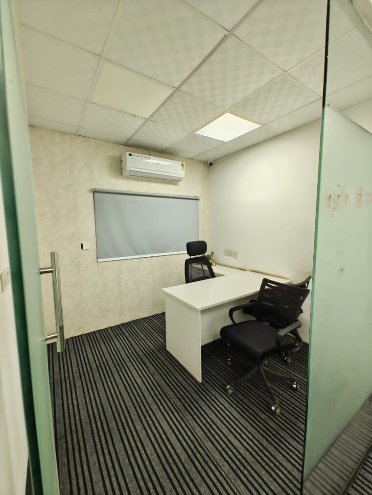 Team Area, sector 63 Commercial Office Space 1500 Sq.Ft. In Sector 63 Noida 9559758