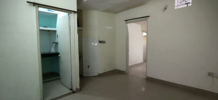 Room, sarita vihar 1 Bedroom 450 Sq.Ft. Apartment In Sarita Vihar Delhi 9559748