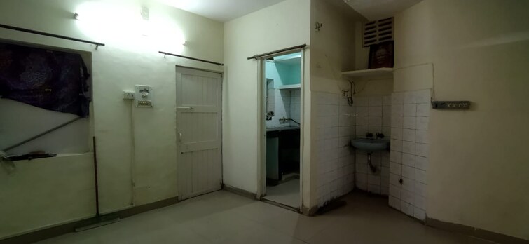 Room, sarita vihar 1 Bedroom 450 Sq.Ft. Apartment In Sarita Vihar Delhi 9559748