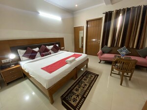  Pg For Rent in Sector 70