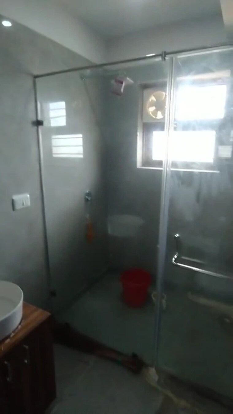Bathroom, bptp-parklands 3 Bedroom 250 Sq.Yd. Builder Floor In Sector 76 Faridabad 9559751