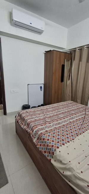 Bedroom in 1 BHK Apartment at Omkar Signet, Malad East – for Rent
