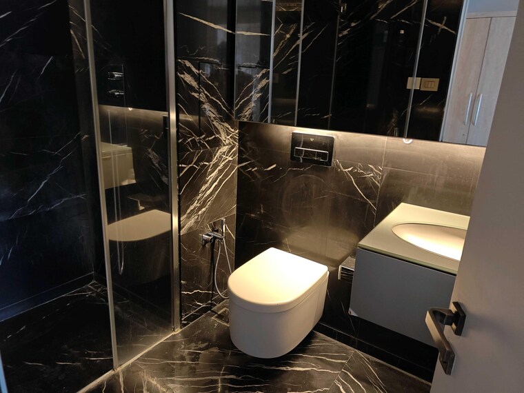 Bathroom, lodha-world-crest 3 Bedroom 1953 Sq.Ft. Apartment In Worli Mumbai 9559736