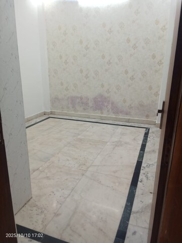 Room in 1 RK Builder Floor at Vasundhara Pride, Vasundhara Sector 16 – for Rent