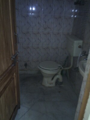 Bathroom in 1 BHK Apartment at Sarita Vihar – for Rent