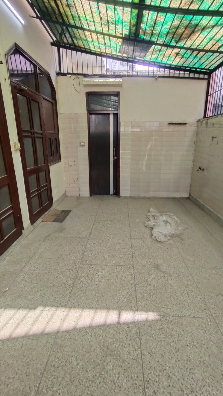 Balcony, sector 23 2 Bedroom 1800 Sq.Ft. Independent House In Sector 23 Gurgaon 9559816