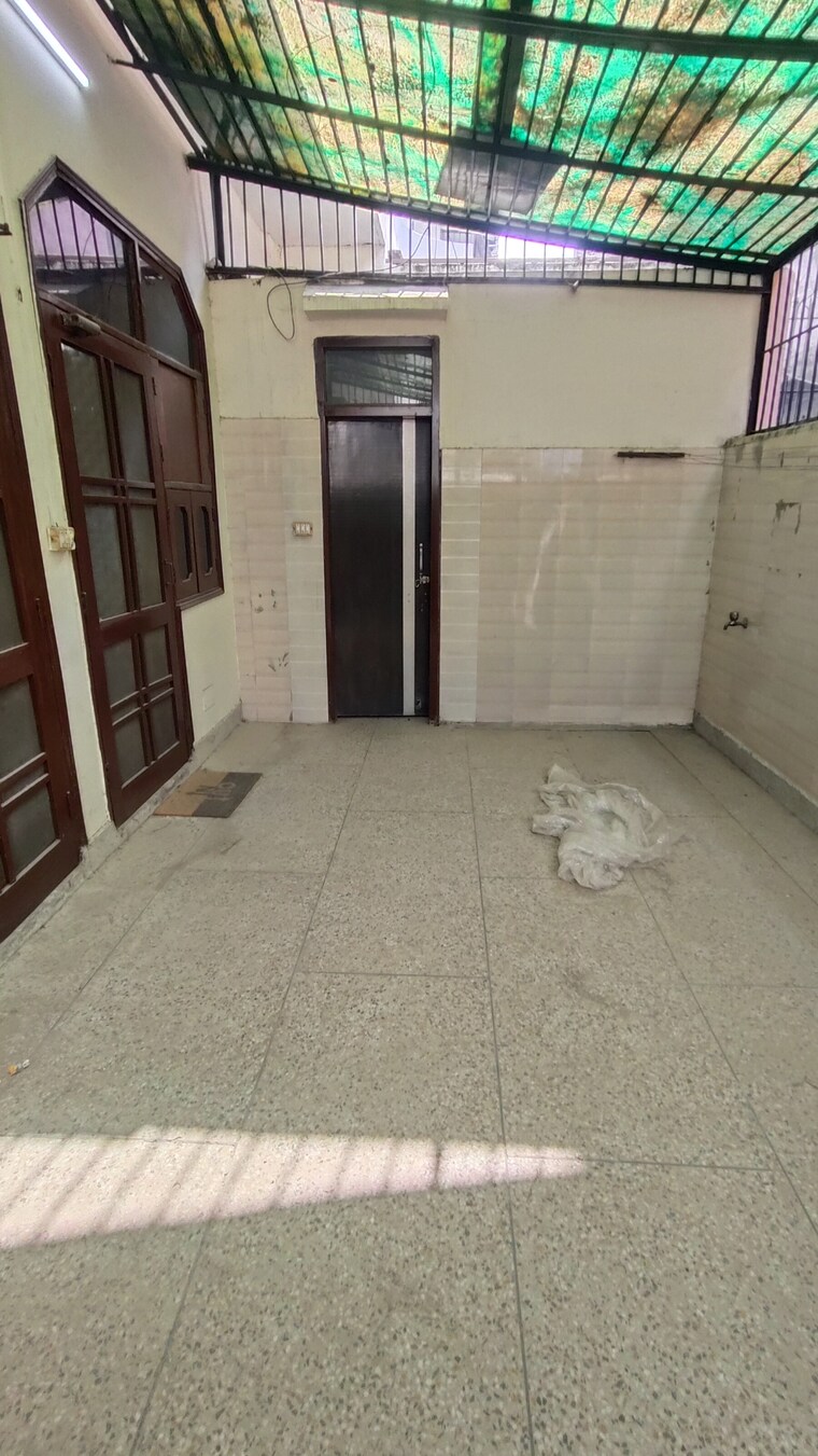 Balcony, sector 23 2 Bedroom 1800 Sq.Ft. Independent House In Sector 23 Gurgaon 9559816