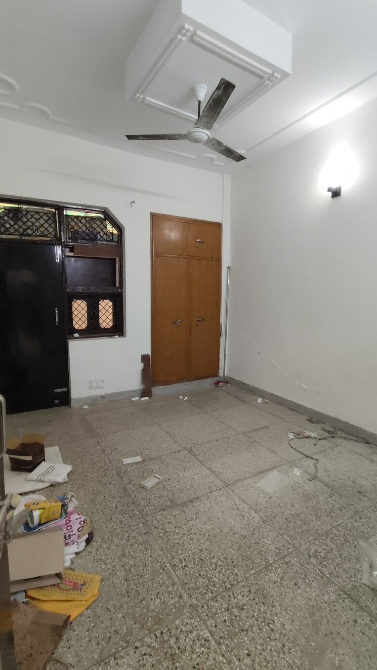 Room, sector 23 2 Bedroom 1800 Sq.Ft. Independent House In Sector 23 Gurgaon 9559816