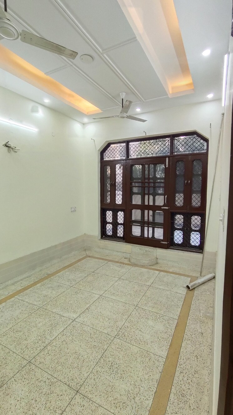 Room, sector 23 2 Bedroom 1800 Sq.Ft. Independent House In Sector 23 Gurgaon 9559816