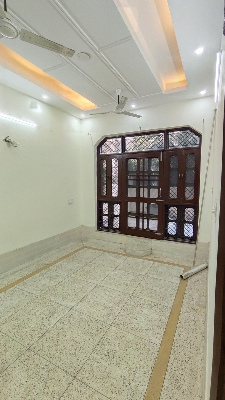 Room, sector 23 2 Bedroom 1800 Sq.Ft. Independent House In Sector 23 Gurgaon 9559816