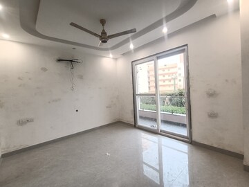 Room in 3 BHK Builder Floor at Sector 2 – for Rent