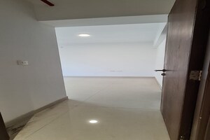Room in 2 BHK Apartment at Arkade Earth, Kanjurmarg East – for Rent