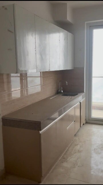 Kitchen in 3 BHK Apartment at Omaxe Royal Residency Faridabad, Sector 79 – for Rent