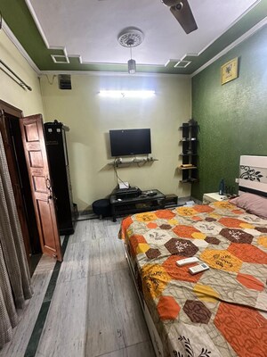 Bedroom in 3 BHK Builder Floor at Vijay Nagar – for Rent