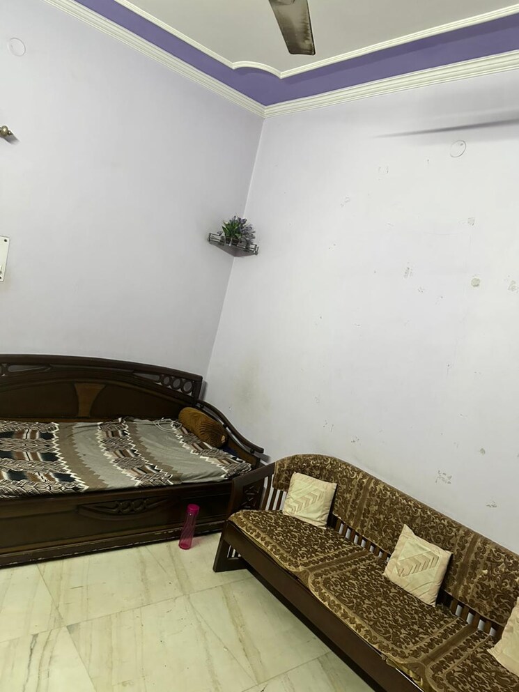 undefined, vijay nagar 3 Bedroom 950 Sq.Ft. Builder Floor In Vijay Nagar Delhi 9559873