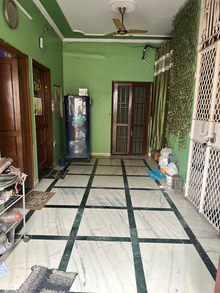 Balcony, nirman vihar 2 Bedroom 600 Sq.Ft. Builder Floor In Nirman Vihar Delhi 9559885