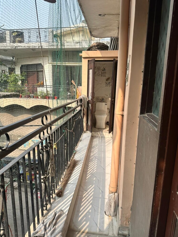 Balcony, nirman vihar 2 Bedroom 600 Sq.Ft. Builder Floor In Nirman Vihar Delhi 9559885