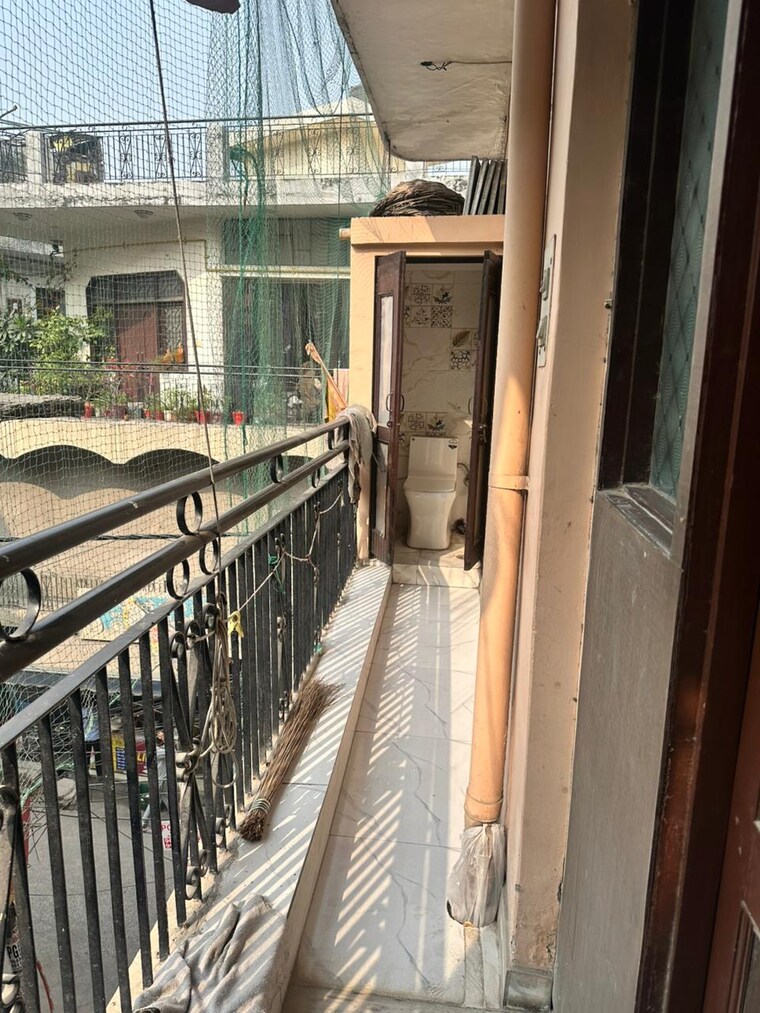 Balcony, nirman vihar 2 Bedroom 600 Sq.Ft. Builder Floor In Nirman Vihar Delhi 9559885