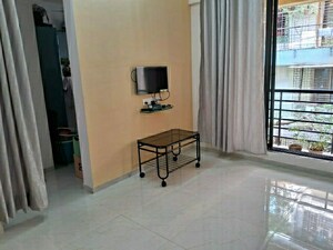 Room in  Pg at Tembhi Naka – for Rent