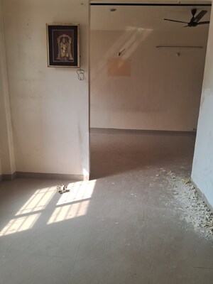 Room in 2 BHK Apartment at Shirine Garden Co Operative Housing Society Ltd, Aundh – for Rent