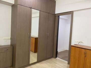 Room in 2 BHK Apartment at DB Orchid Woods, Goregaon East – for Rent