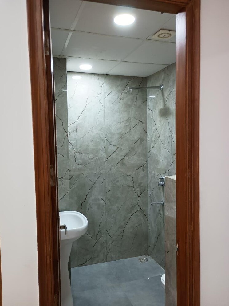 Bathroom, rps-palms 3 Bedroom 919 Sq.Ft. Apartment In Sector 88 Faridabad 9559902